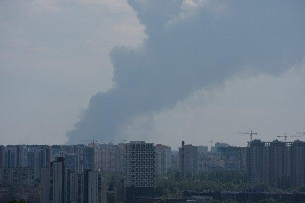 У Києві лунають вибухи: що відомо