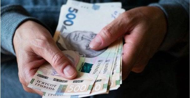 Чоловік з Києва оформив пенсію і ледь не сів до в’язниці: що сталося