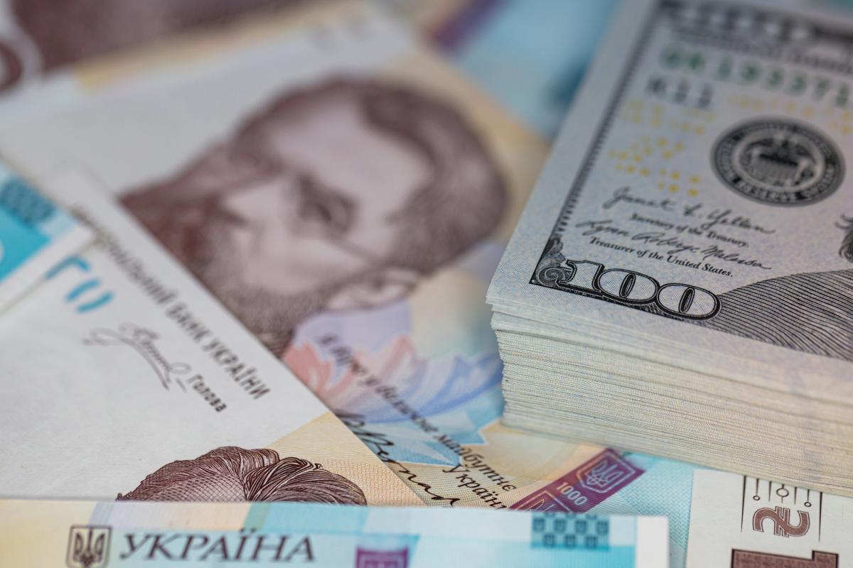 Нацбанк посилив гривню до долара: офіційний курс валют на 30 жовтня