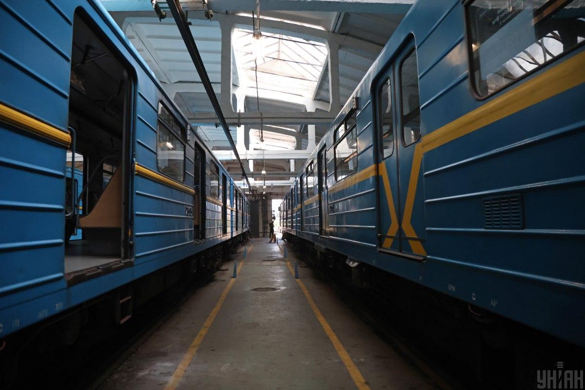 Станція метро "Чернігівська" частково відновила роботу після російської атаки