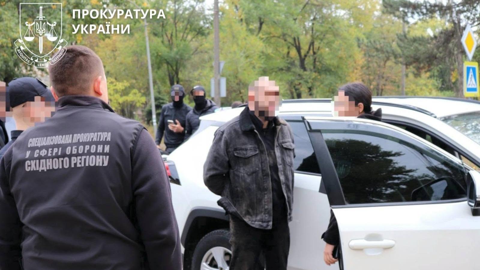 Доларовий хабар за звільнення двох братів зі служби: затримали посадовця ТЦК