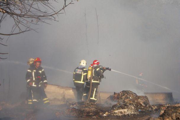 РФ посеред дня вдарила по підприємствах в обласному центрі: під завалами люди, є загиблий (оновлено)