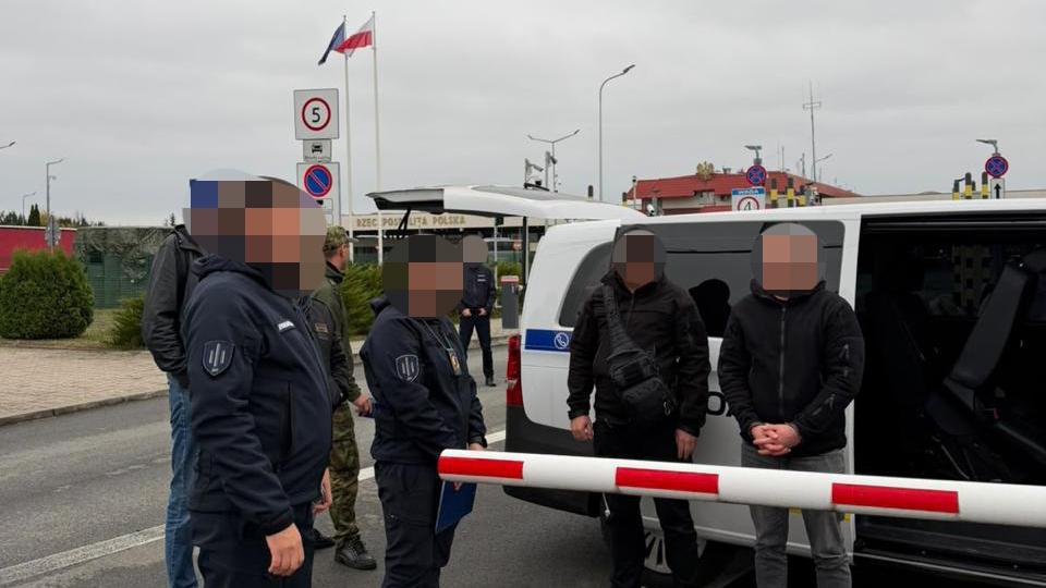 Німеччина видала Україні прикордонника, якого підозрюють у вбивстві військового-дезертира